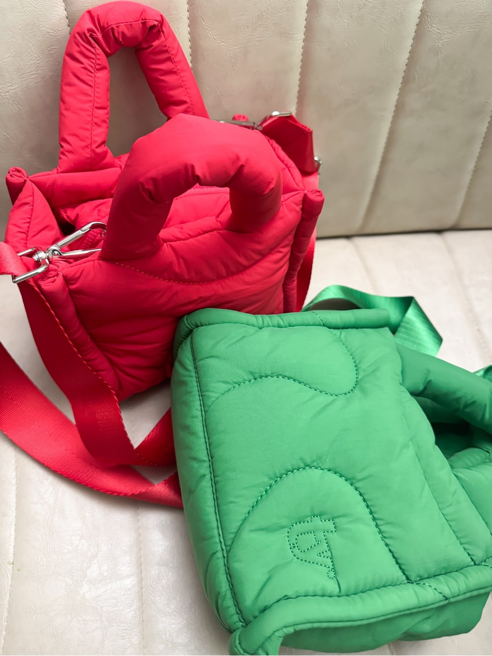 NWT Set of two Thirty Years “The mini drift tote” in cherry red and Kelly green - Picture 3 of 8